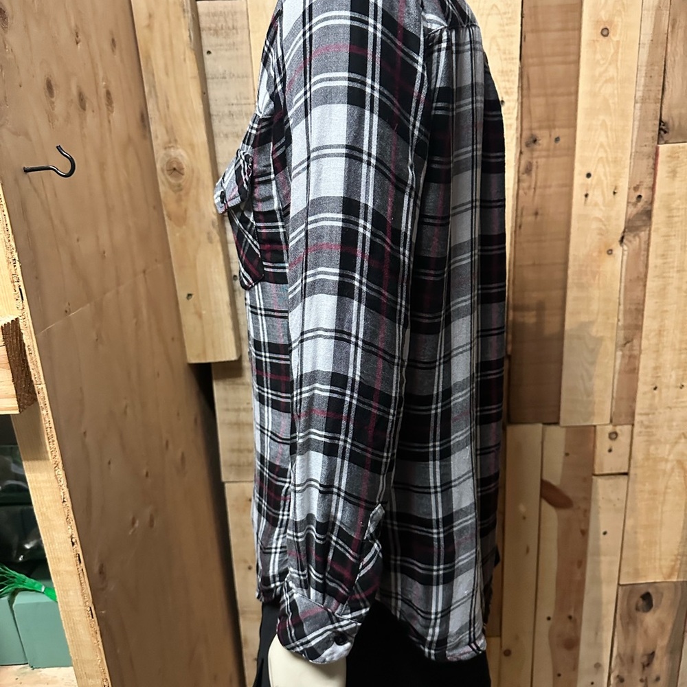 Rails Kendra Button Front Flannel Size Medium - image 6
